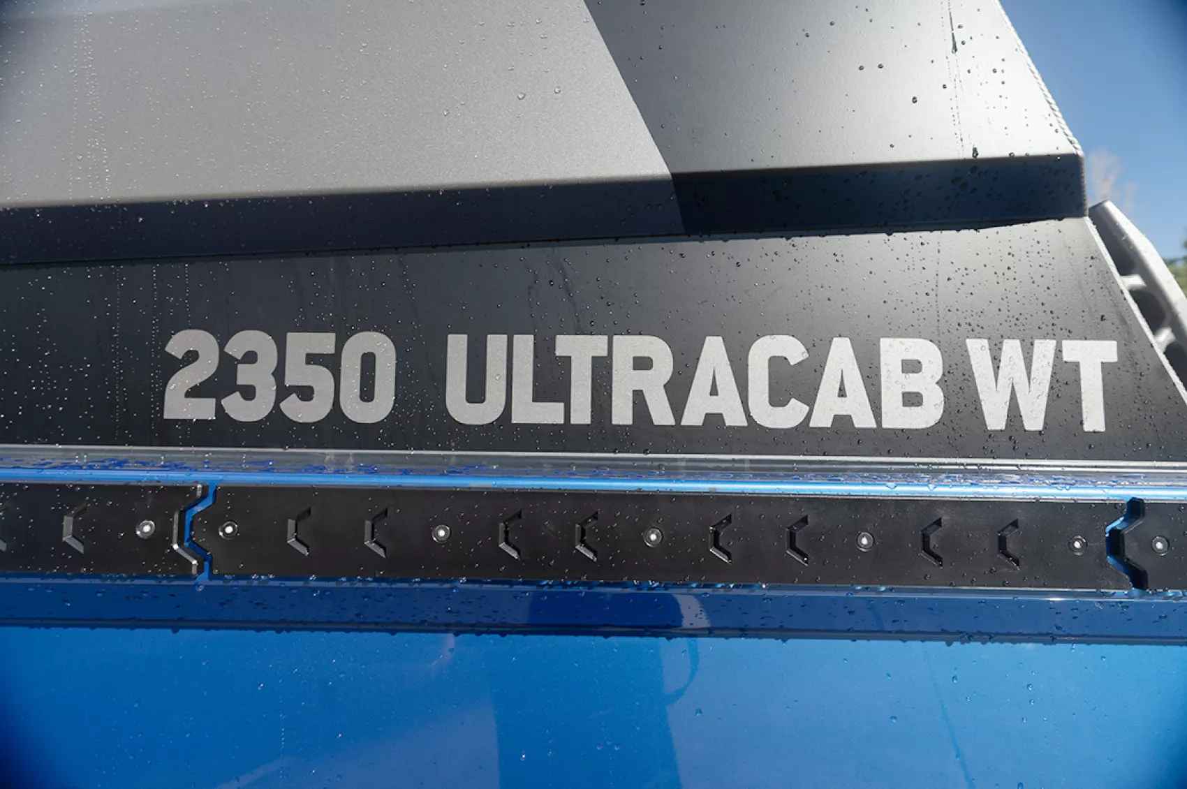 2350 Ultracab® WT